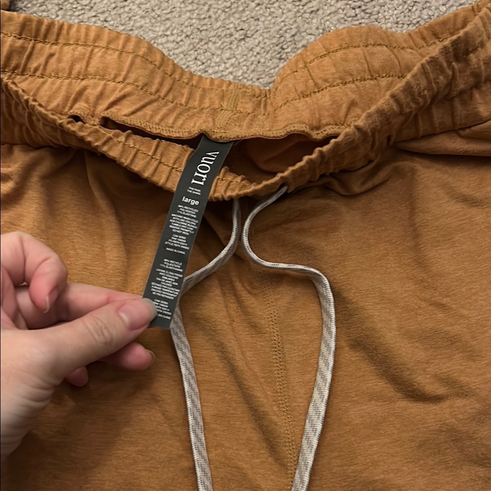 Vuori Cropped Sweatpants in Toasted Caramel - Picture 2 of 5